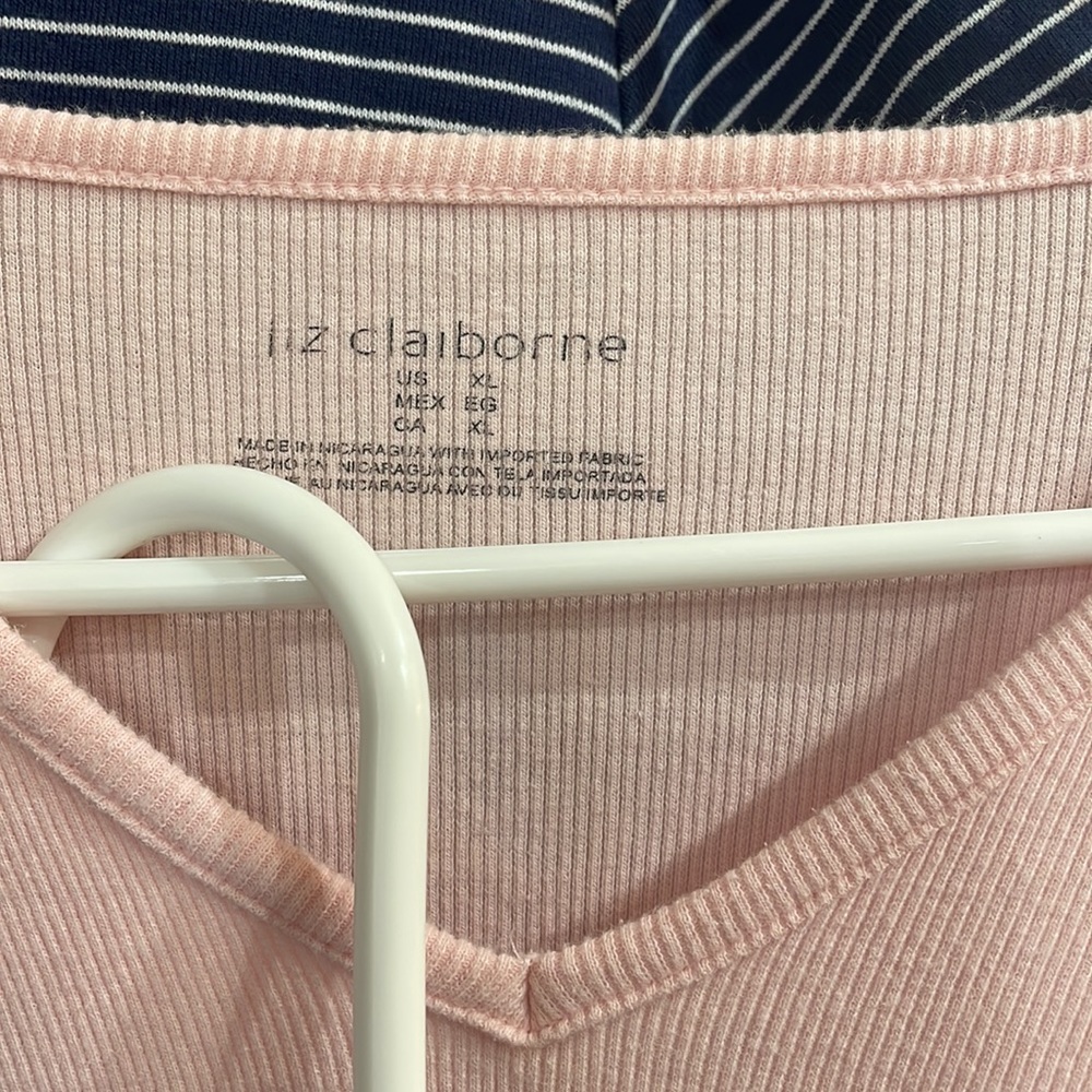 Women’s 4 Piece Top Bundle - Picture 5 of 11